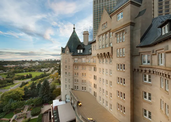 Fairmont Hotel Macdonald